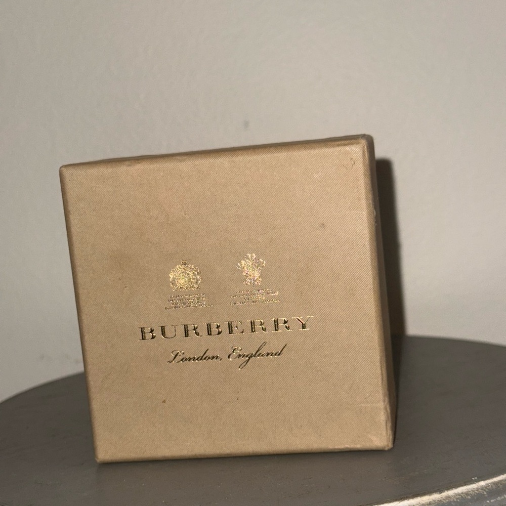 Empty Burberry Beige Gift Box with Gold Accents - Picture 2 of 3